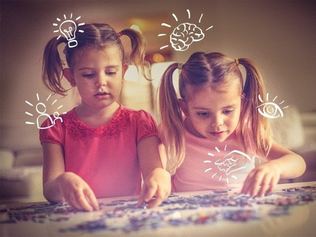 Co se děti naučí při skládání puzzlí?