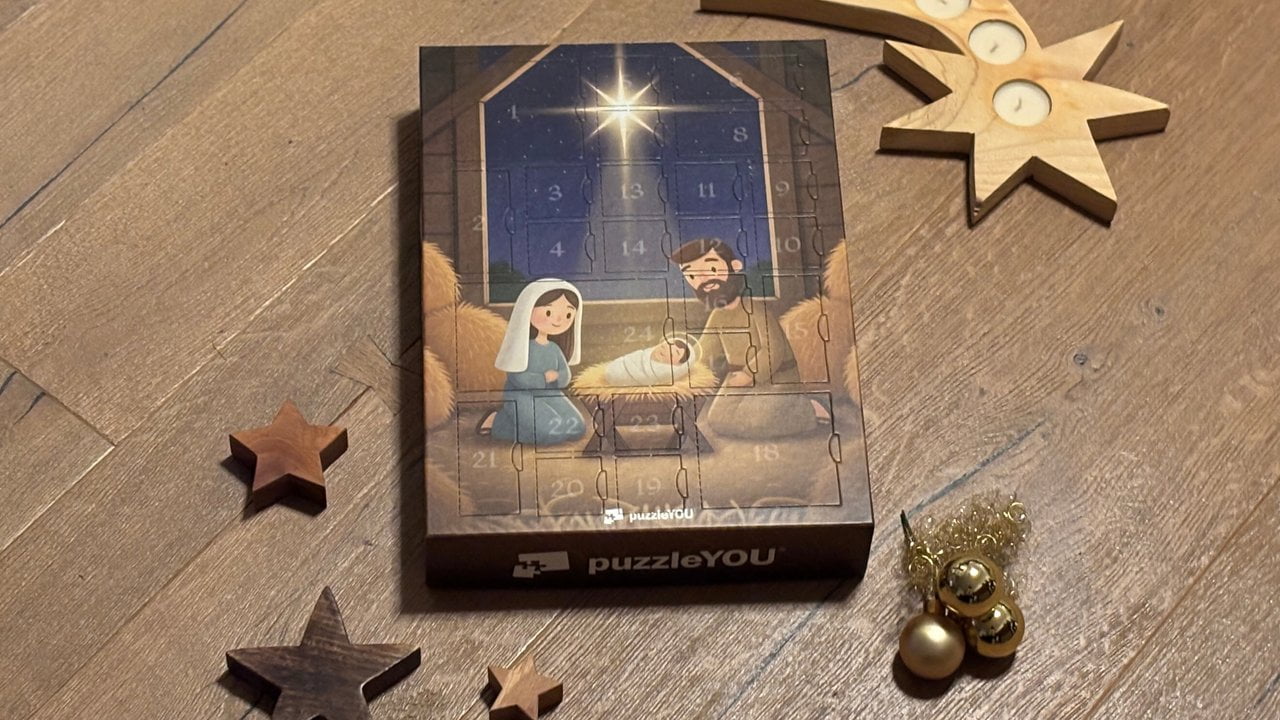 Bei der Verheiratung füllen wir Ihr gestanztes Fotopuzzle in die Geschenkbox.