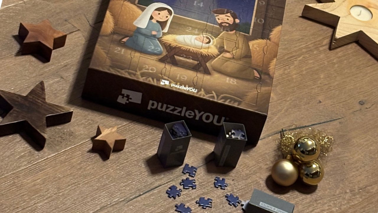 Bei der Verheiratung füllen wir Ihr gestanztes Fotopuzzle in die Geschenkbox.